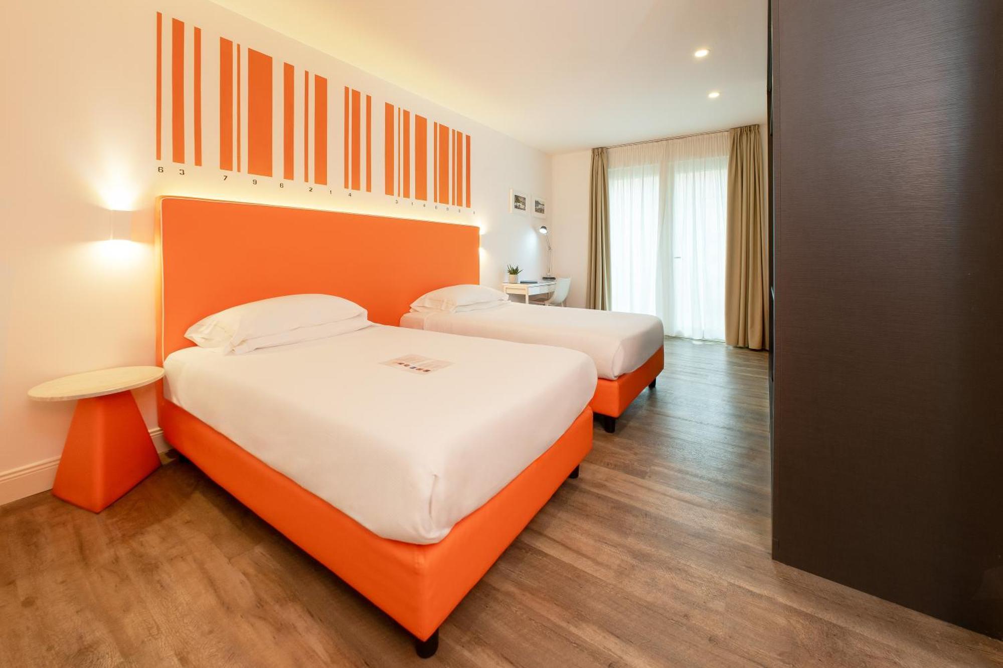 Hotel Al Campanile - Luxury Suites & Apartments Baveno Exteriör bild