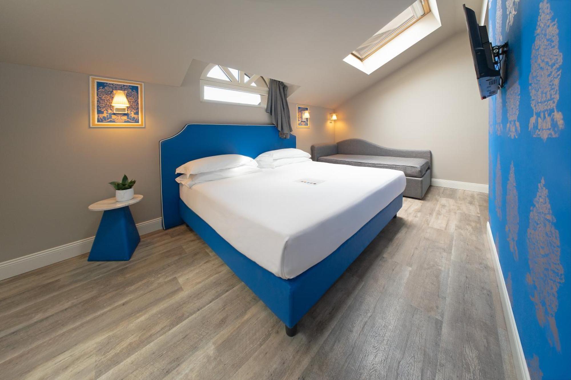 Hotel Al Campanile - Luxury Suites & Apartments Baveno Exteriör bild