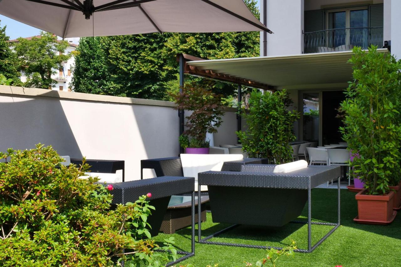 Hotel Al Campanile - Luxury Suites & Apartments Baveno Exteriör bild