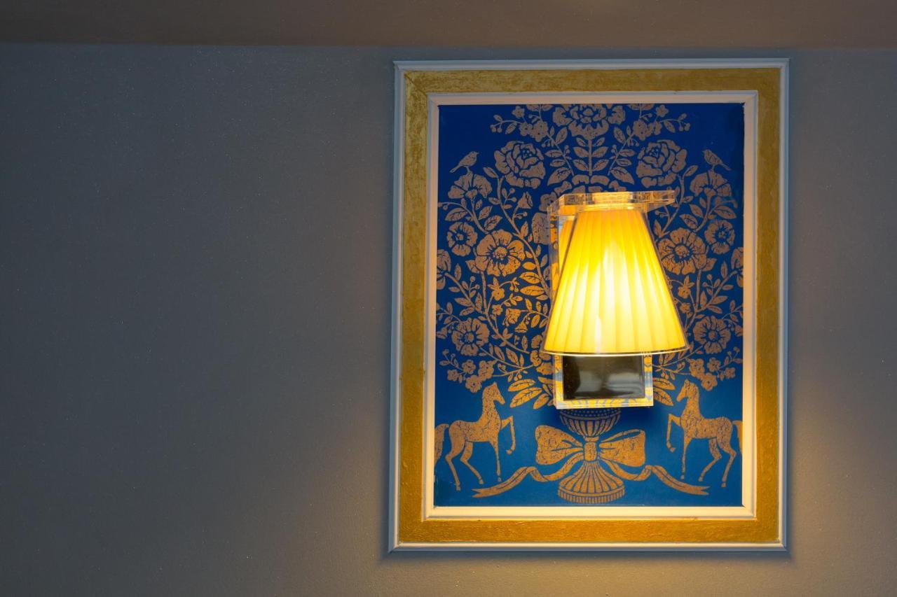 Hotel Al Campanile - Luxury Suites & Apartments Baveno Exteriör bild