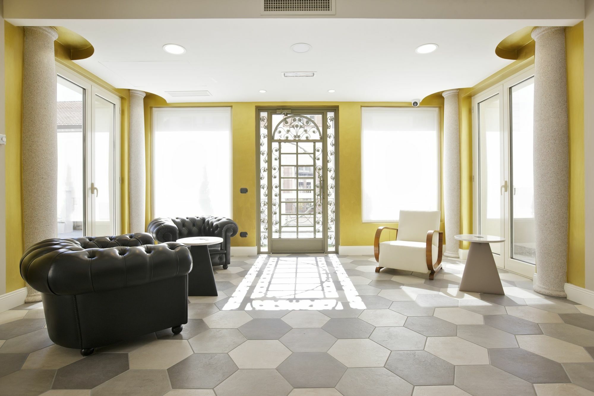 Hotel Al Campanile - Luxury Suites & Apartments Baveno Exteriör bild