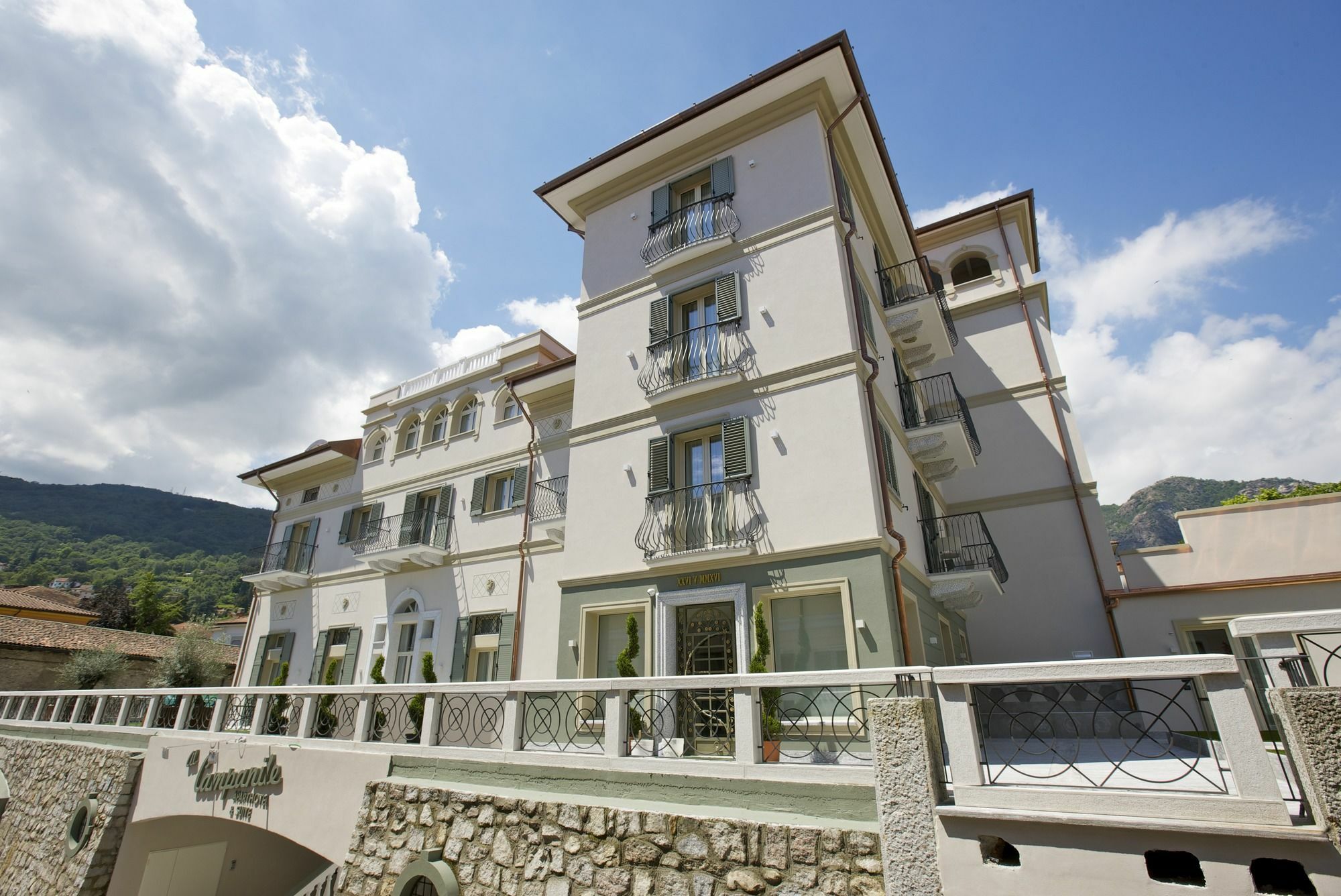Hotel Al Campanile - Luxury Suites & Apartments Baveno Exteriör bild